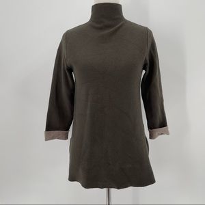 Tahari Woman’s Sweater